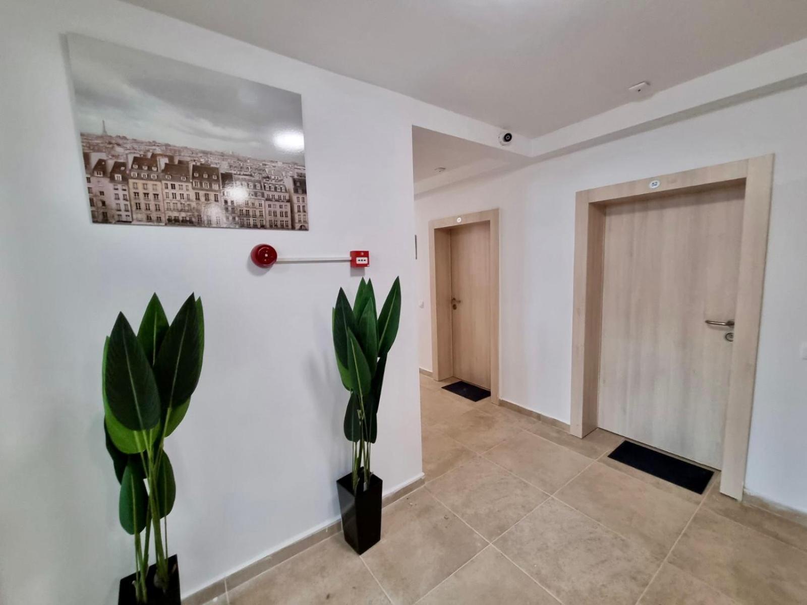 Best Family Apartments & Private Parking 소피아 외부 사진